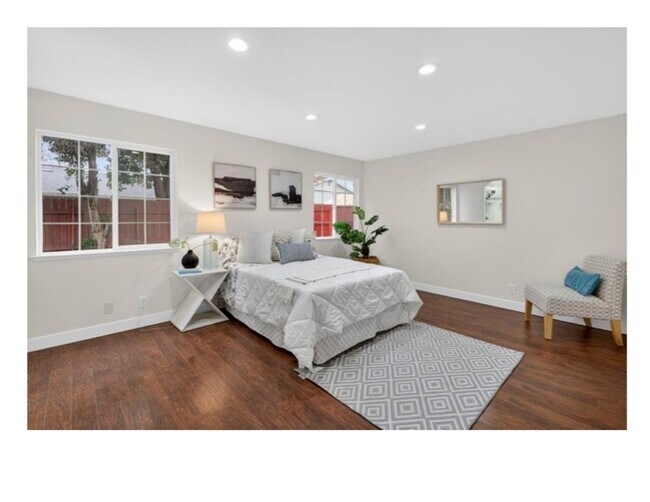 Building Photo - Coming Soon! Beautiful updated home, 4+2, 2 car garage