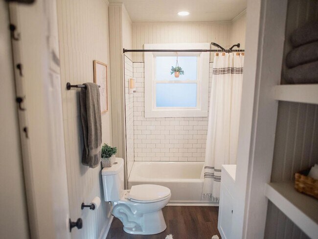 Building Photo - 3480 Johan Blvd