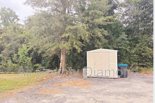 Building Photo - 11815 Gardenia St
