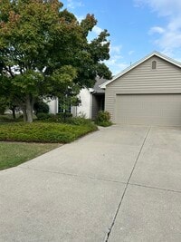 Building Photo - 1431 Shingle Oak Pointe