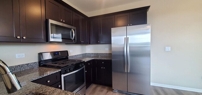 Building Photo - 511 Timber Pointe Dr