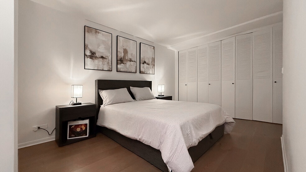 Building Photo - 233 E Erie St