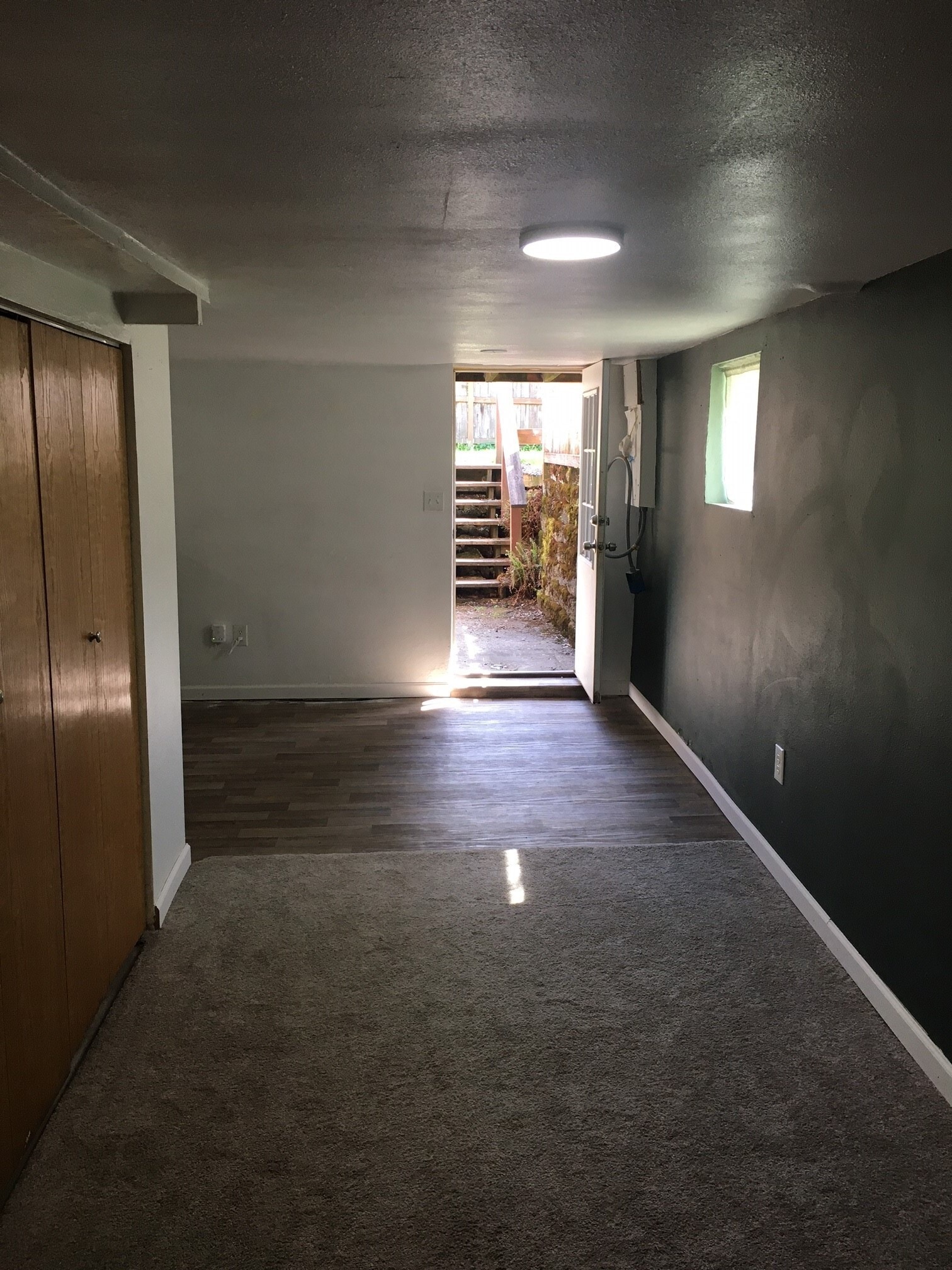 entryway - 8032 SE Yamhill St