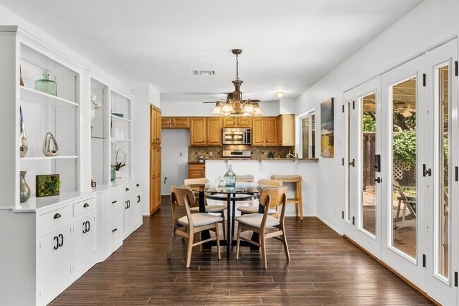 Building Photo - 11711 Shoshone Dr