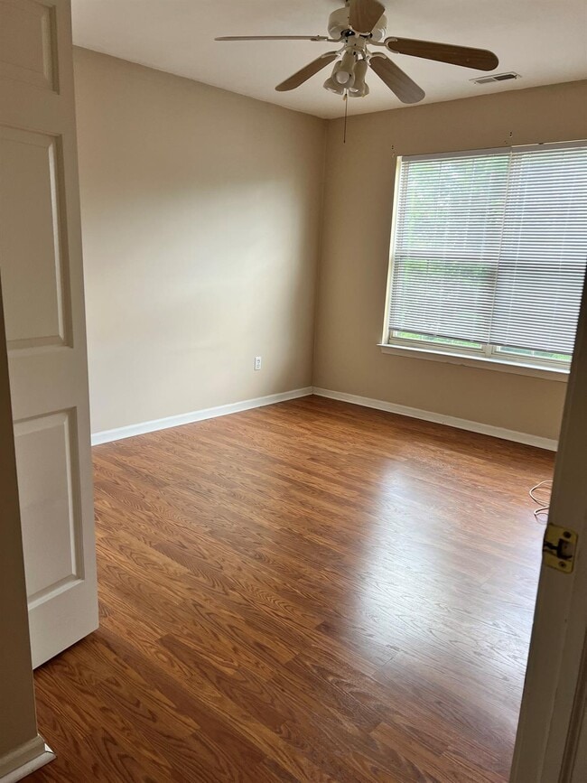 Building Photo - 7446 Lacy Dr