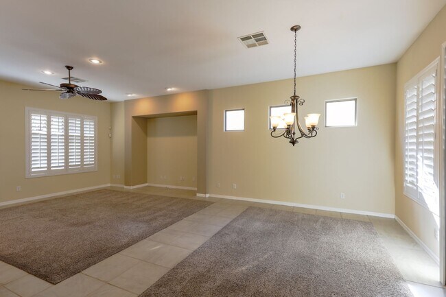 Building Photo - Anthem Country Club Beauty w/ Casita