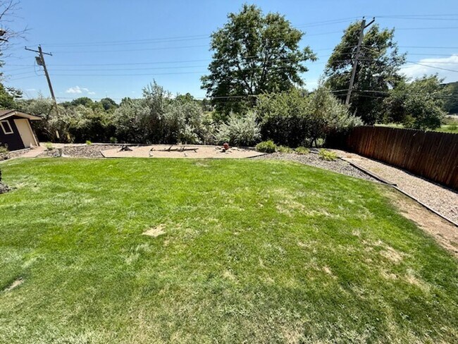 Building Photo - Unbelievable Lakewood Home