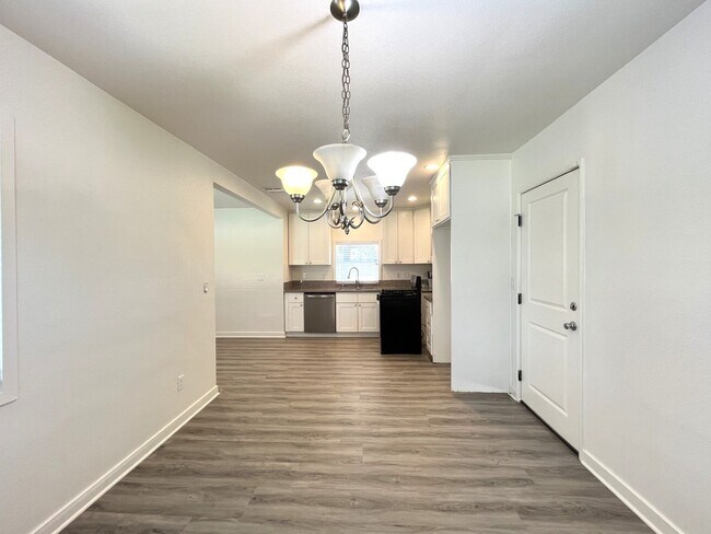 Building Photo - 1629 Kendall Dr