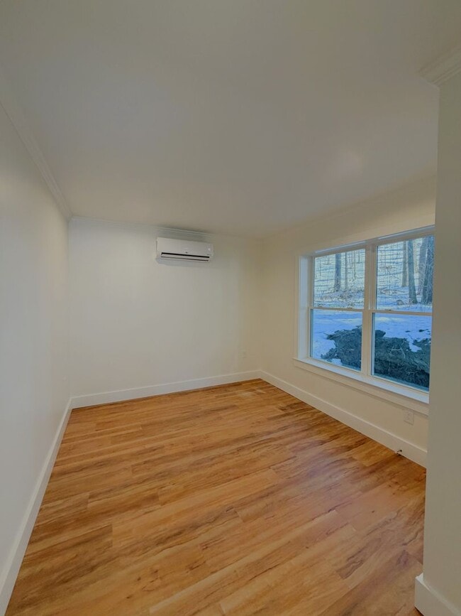 Building Photo - 125A Tamarack Rd
