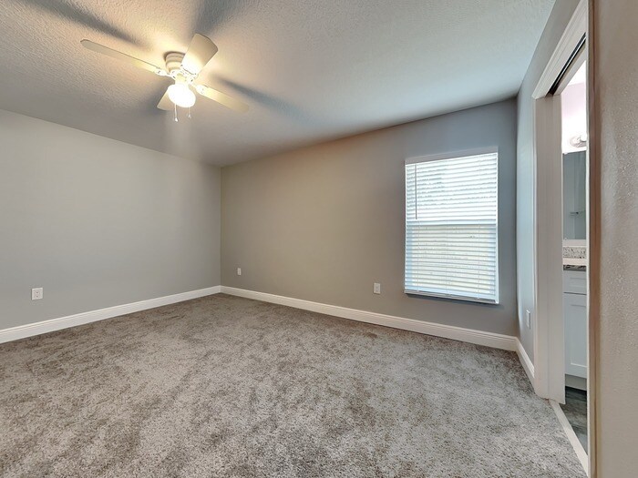 Building Photo - 14915 Pine Crest Rd