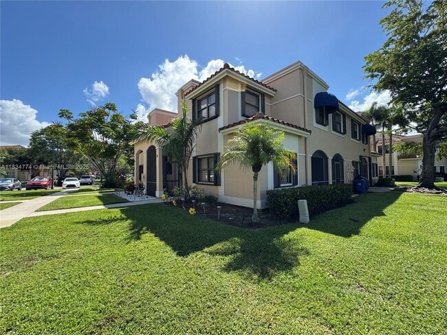 Building Photo - 573 Racquet Club Rd