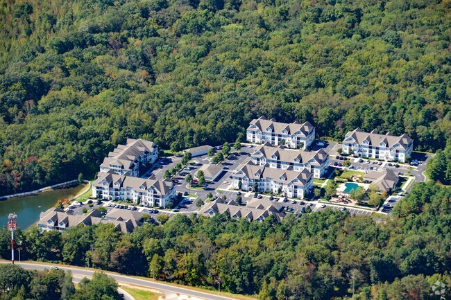 Building Photo - Cascades at Tinton Falls