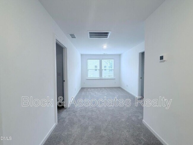 Building Photo - 611 Contento Ct