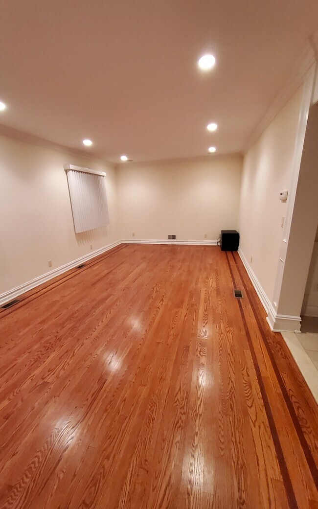 Building Photo - 65 Fulton Ave