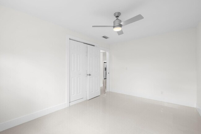 Building Photo - 3262 Pierce St