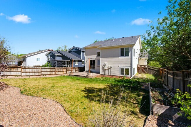 Building Photo - 3-bed + office, 2-bath home, minutes to Denver and close to outdoor recreation areas