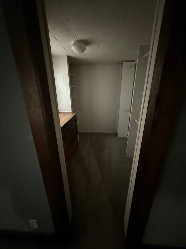 Building Photo - 1201 SW Garfield Ave