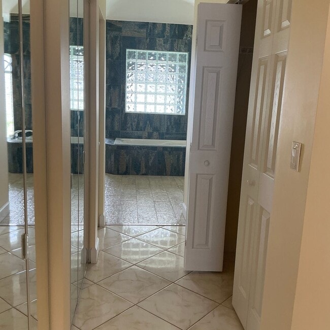 Building Photo - Pool home 4/3/2  Located East of US One  for Rent