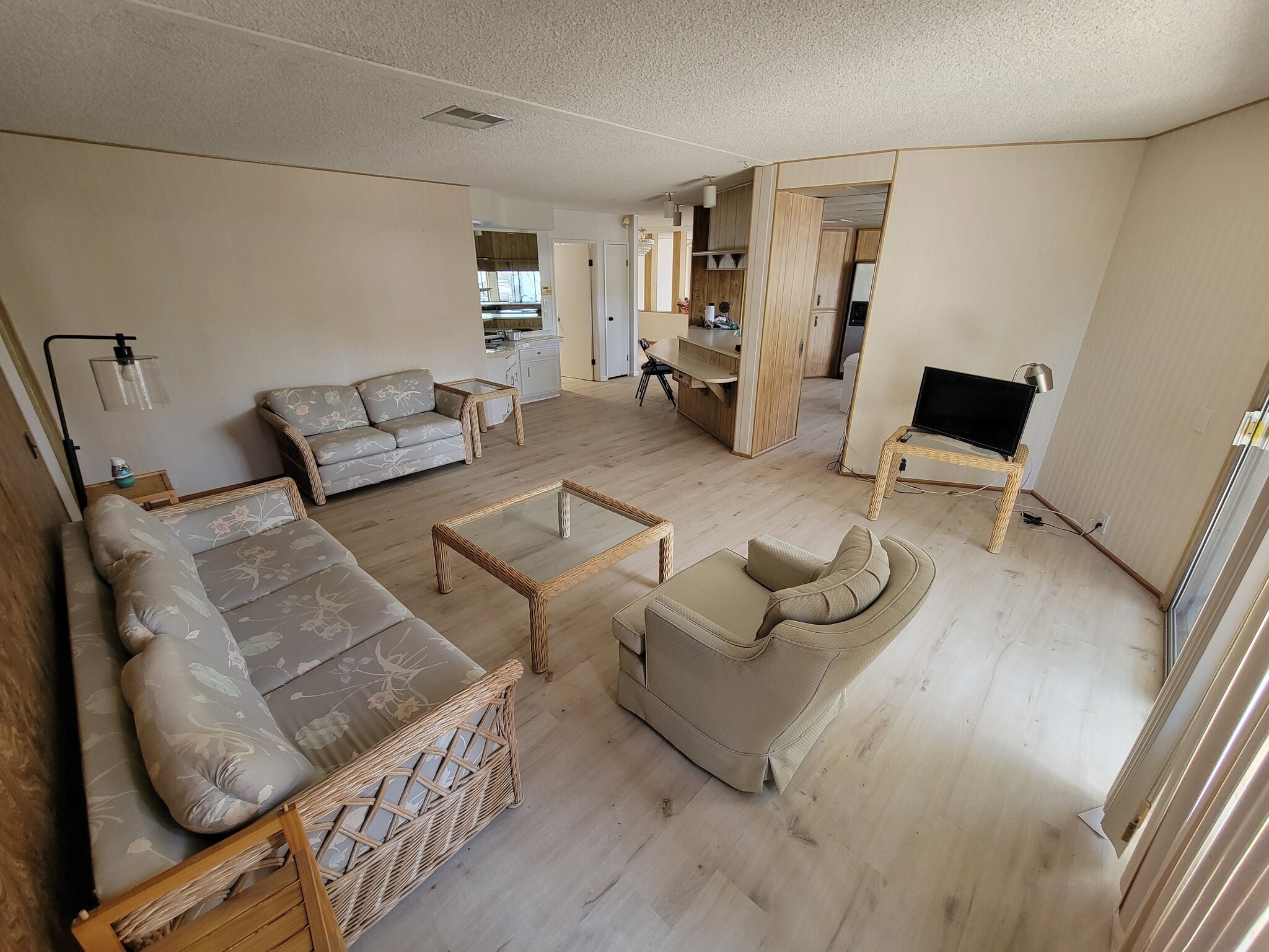 Family or TV room - 18 Tahquitz Ct