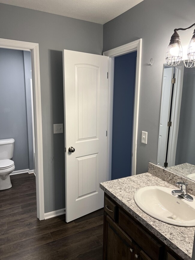 Building Photo - 891 W Gay St