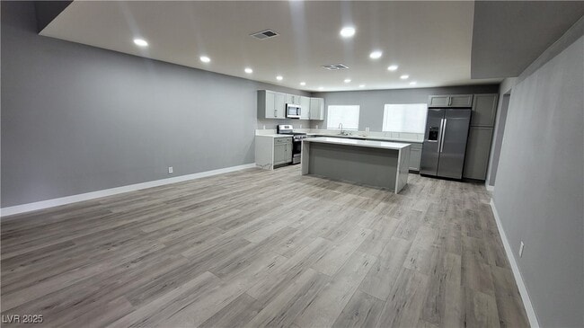 Building Photo - 2600 Sidonia Ave