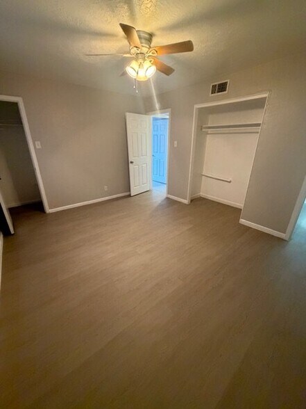 Building Photo - 5220 Weber Rd