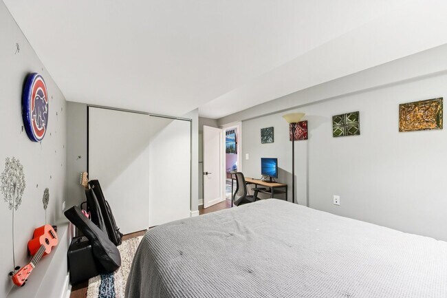 Building Photo - 1717 N Hudson Ave