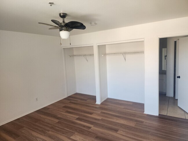 Building Photo - 1050 Harbor Heights Dr