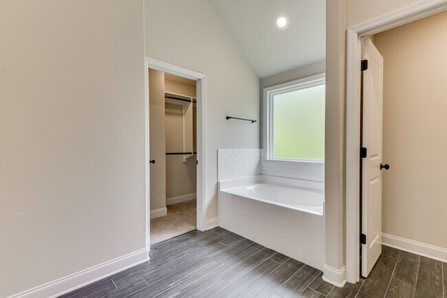 Building Photo - 4050 Stowe Dr