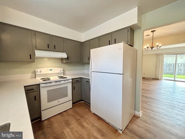 Building Photo - 136 Fairfield Dr