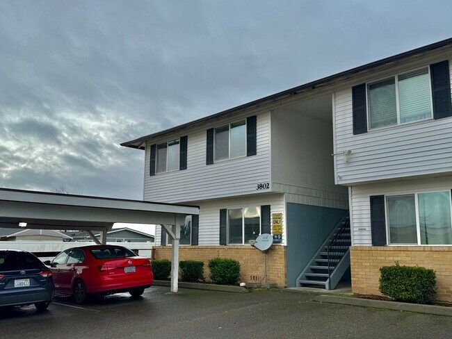 Building Photo - D Place Apartments