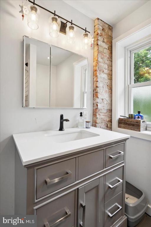 Building Photo - 224 Edgemont Ave