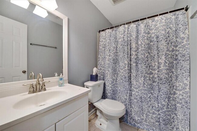 Building Photo - 3599 Woodbriar Cir