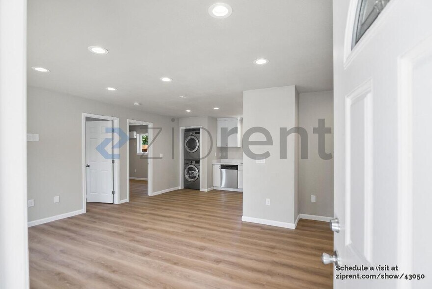Building Photo - 1715 96th Ave