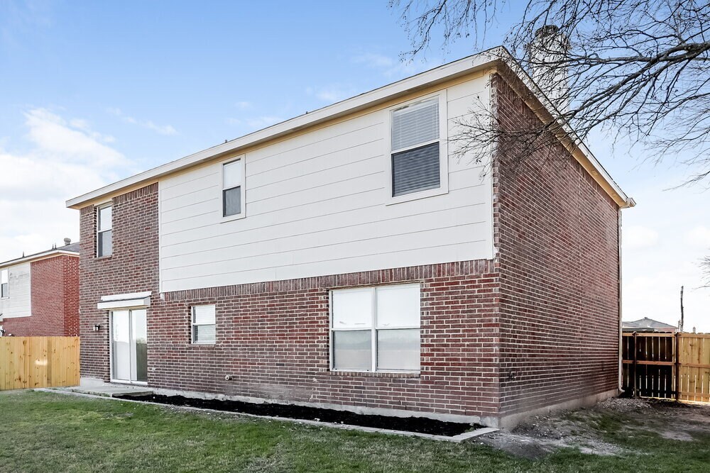 Building Photo - 411 Harvard Dr