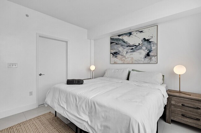 Building Photo - 141 NE 3rd Ave