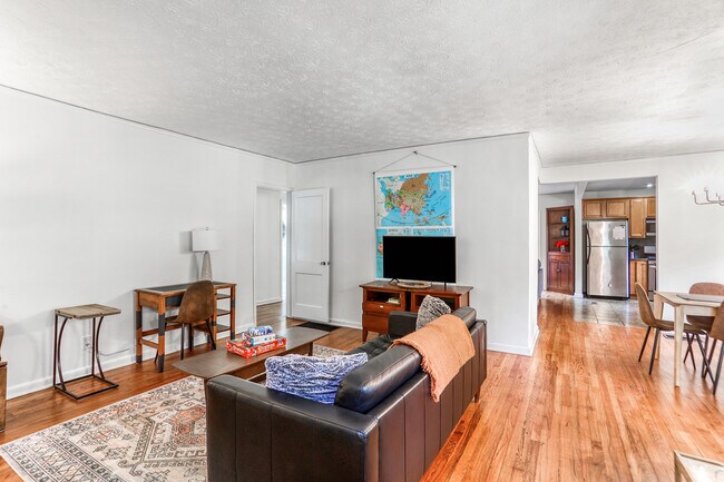 Building Photo - 2489 Semmes St