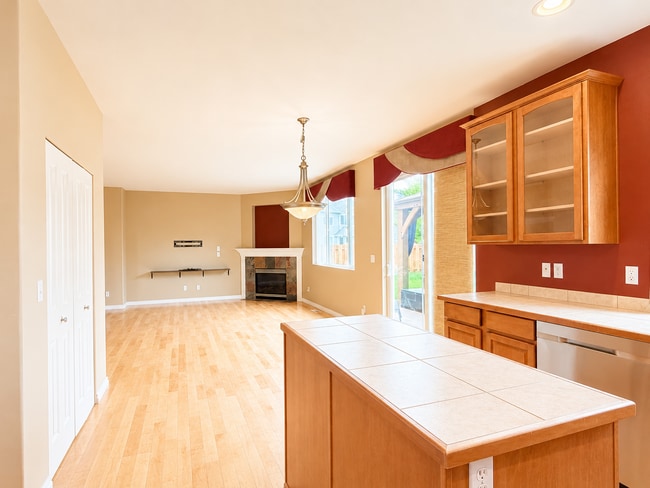 Building Photo - Spacious 4-Bedroom Home with Bonus Room, Trex Deck & Pergola in Prime Maple Valley