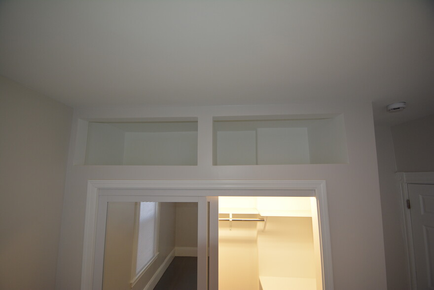 Building Photo - 31 Claybourne St