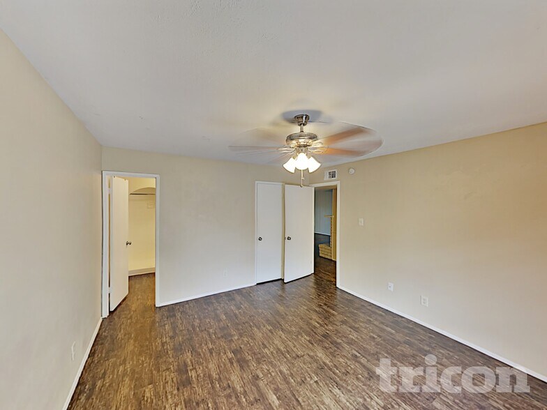 Building Photo - 5529 Kerry Ln