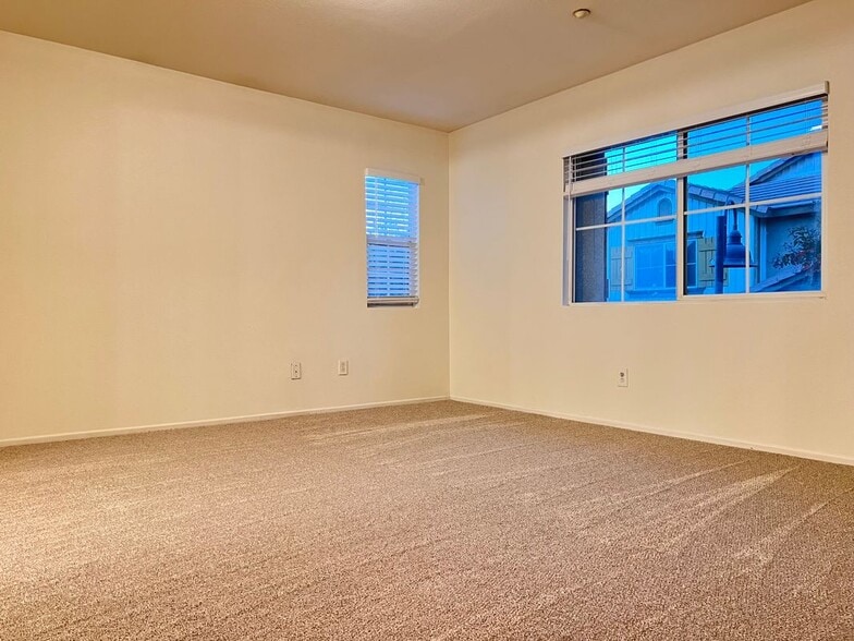 Building Photo - 19178 White Dove Ln