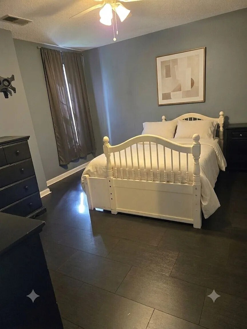 Building Photo - 906 Litchfield Way