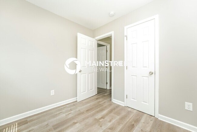 Building Photo - 3 Bedroom Pet-Friendly Home in Stone Mountain, GA with Main Street Renewal