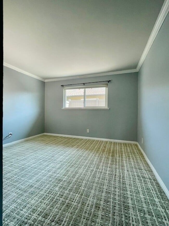 Building Photo - Nicely Updated 1 Bedroom 1 Bathroom, Coco ...