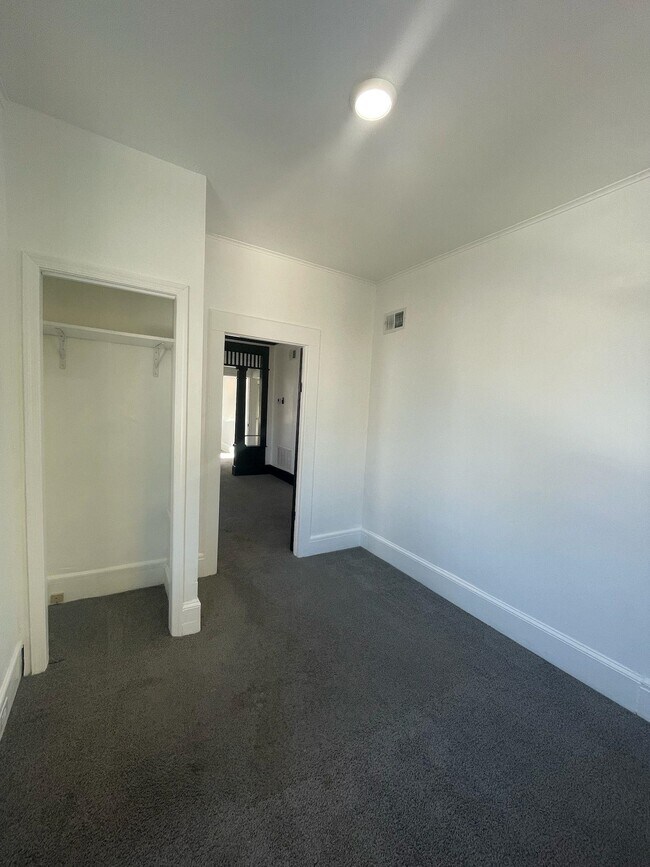 Building Photo - 114 Overlook Ave