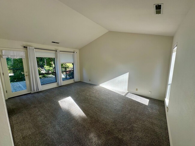 Building Photo - Light Filled 4 Bedroom 2.5 Bathroom Two-St...