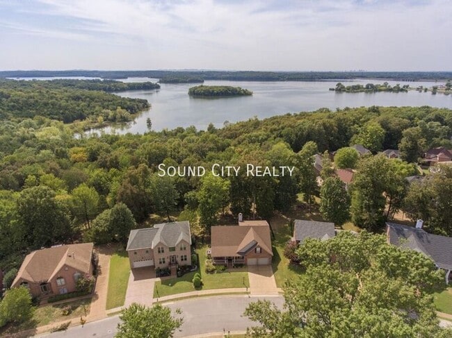 Building Photo - 5112 Bay Overlook Dr