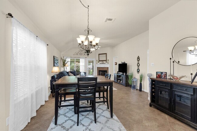 Building Photo - 103 Cove W
