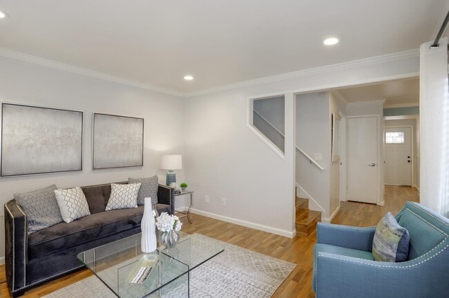 Building Photo - 545 Cassatt Way