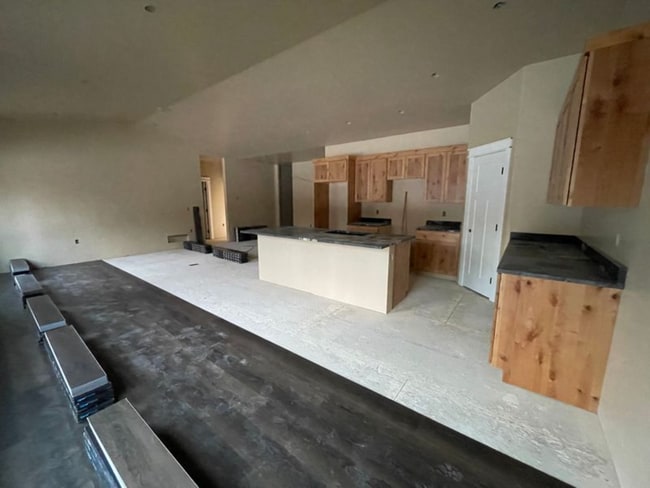 Building Photo - 7493 N Paw St